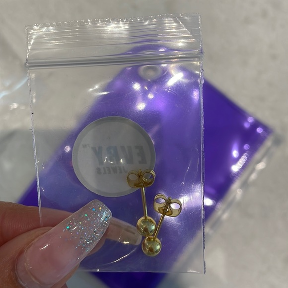 NWT 14k gold plated ball studs - Picture 2 of 4
